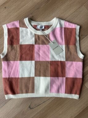 eesome Checkerboard Knit Pullover in Pink, Cream & Brown